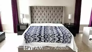 إباحية محرمة: زوج الأم الغاضب يقتحم مؤخرة ابنة زوجته الجديدة