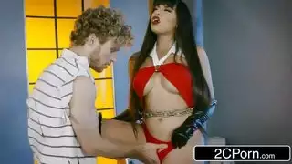 تابو لاتيني ساخن يكتشف مهنتها ويملأ جميع فتحاتها