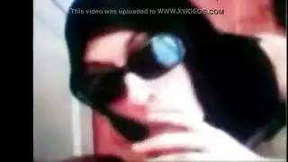 فتاة محجبة تقدم مصة خبيرة – فانتازيا سكس خليجي